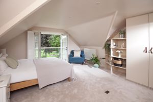 Principal Bedroom - click for photo gallery